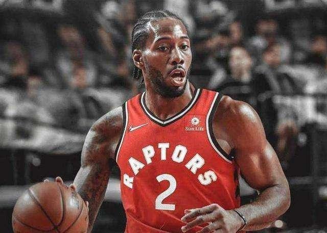 利物浦本赛季状态低迷，引援失误和阵容问题导致萨拉赫被冷宫，球队内部矛盾加剧。（利物浦赛季表现不佳：引援不当、阵容失衡致萨拉赫遭雪藏，队内矛盾升级）