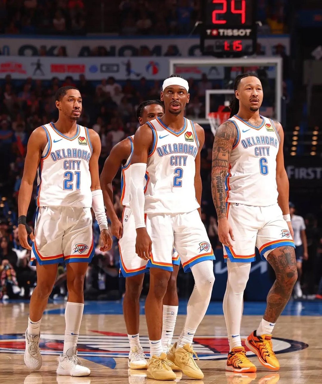 巴萨vs阿拉维斯：莱万、亚马尔、拉菲尼亚首发，贝尔纳尔出战（巴萨战阿拉维斯：莱万、亚马尔、拉菲尼亚先发，贝尔纳尔登场）