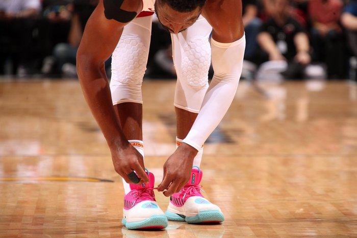 年轻控卫掌控比赛节奏（新星控卫主导比赛节奏）