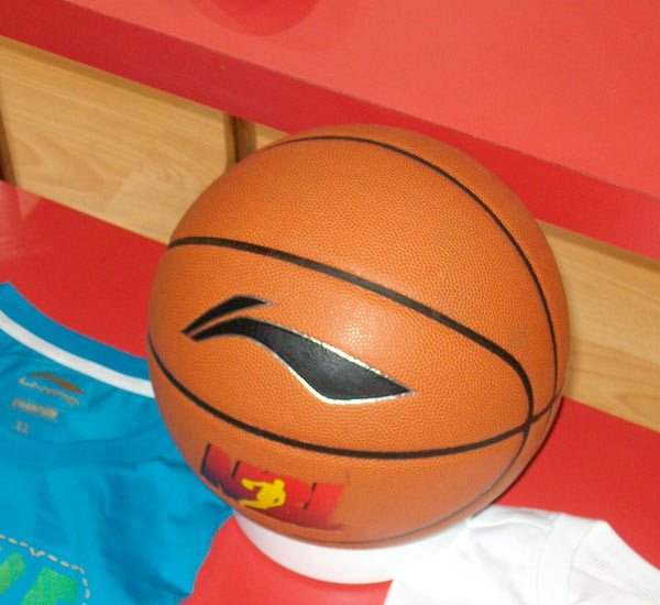 他终于迎来属于自己的夜晚（他的夜晚终于到来）