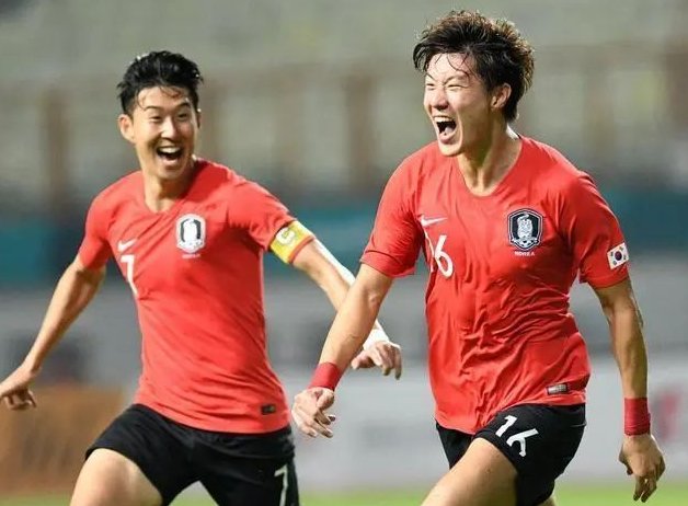 跟队记者：迈尼昂看起来不会续约，但阿莱格里仍在试图说服他