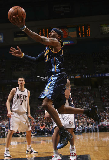 梅西91球领跑自然年射手榜，姆巴佩62球冲击C罗纪录（年度射手榜梅西91球居首，姆巴佩62球剑指C罗纪录）