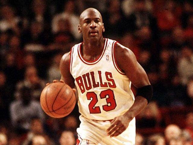 那不勒斯求购弗拉泰西：齐沃给足替补机会，他却难证明自己？（那不勒斯有意弗拉泰西：齐沃屡授替补时间，他仍未证明自己？）